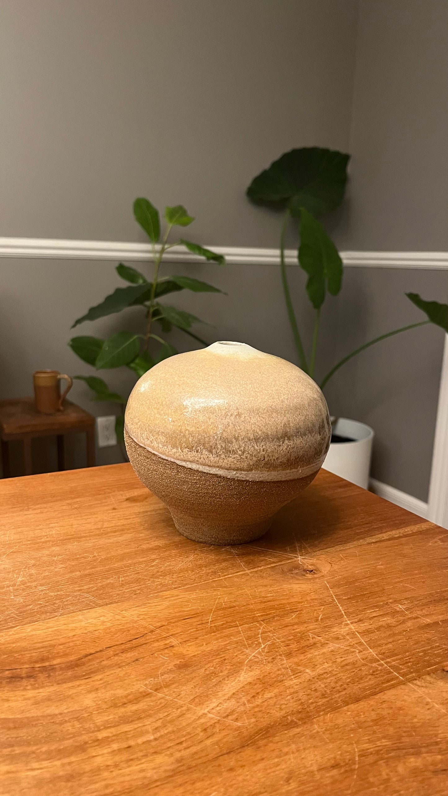 Round Honey Vase