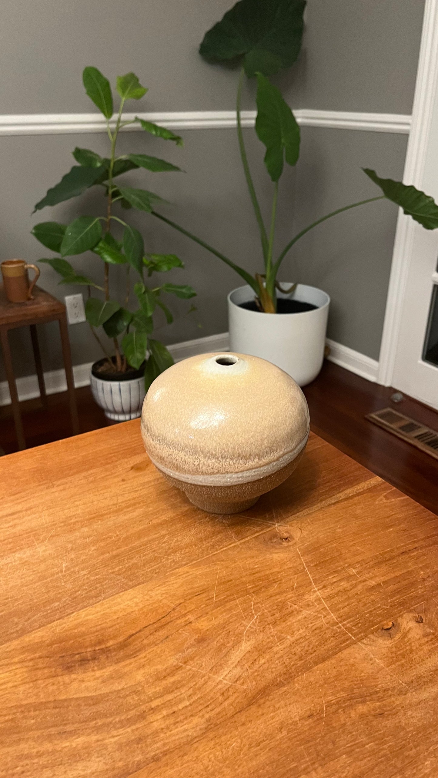 Round Honey Vase